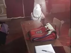 Bím tóc đập trong mộ ...