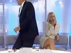 TUSHYRAW và Casey că ...