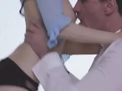 Dơ Dáy cô gái châu Á ...